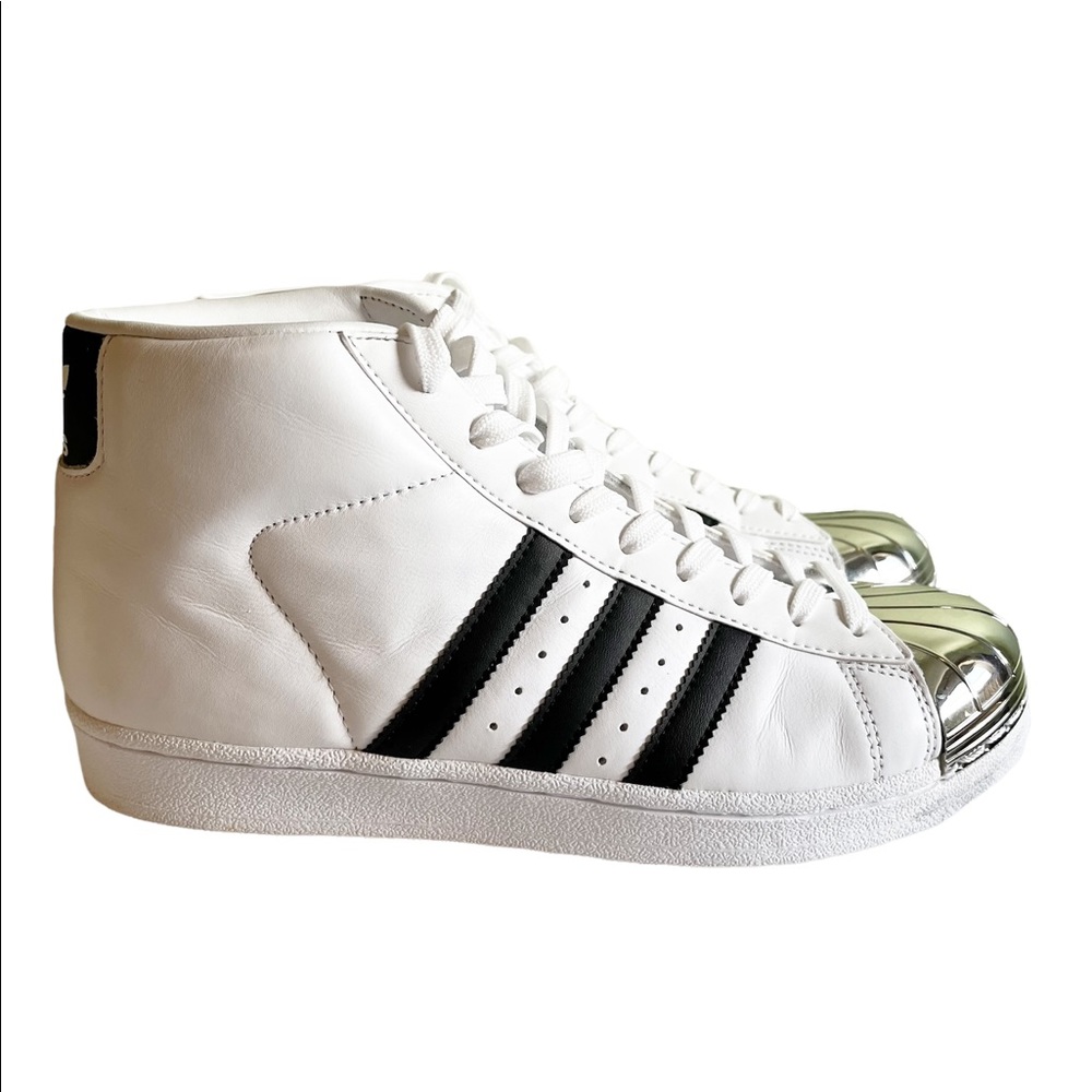 Adidas Women’s Original Pro Model With Metallic Silver Toes Size 8